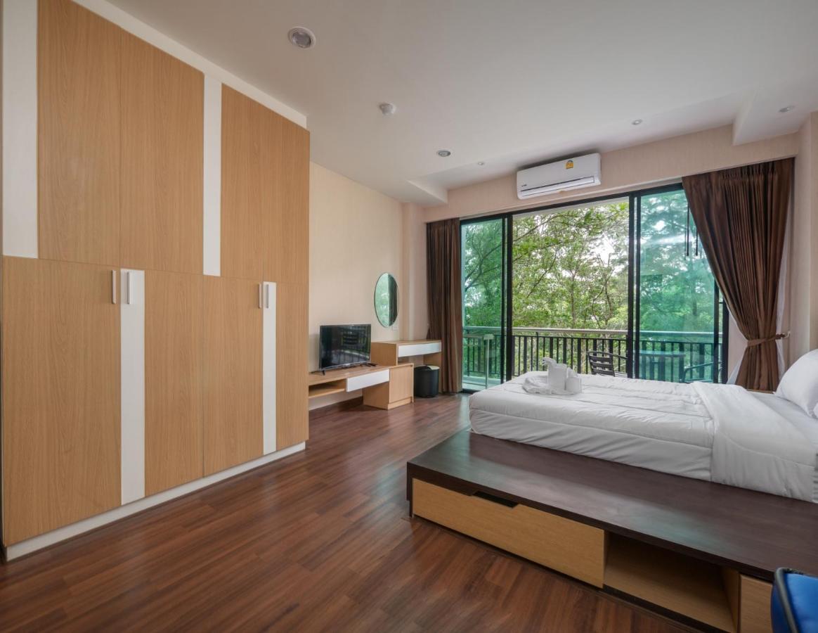 Naithon Beachfront Condotel Eksteriør billede