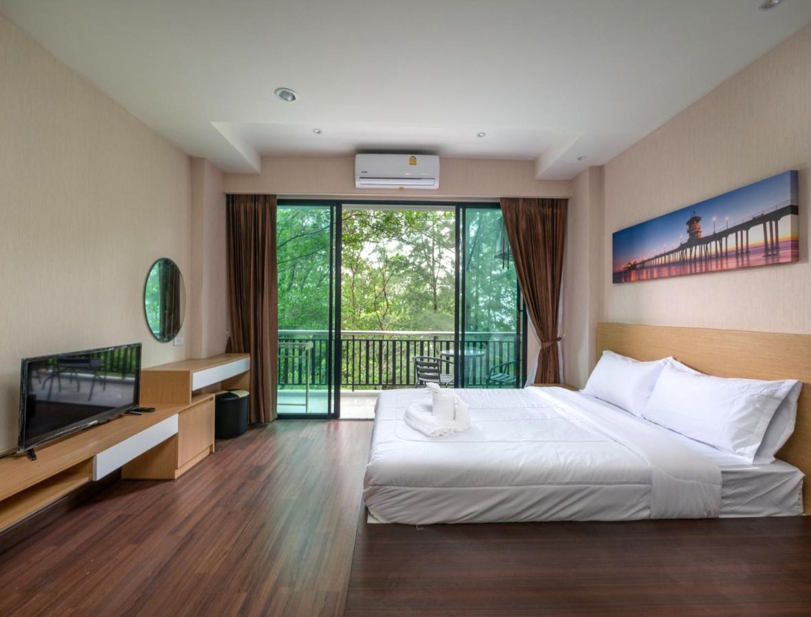 Naithon Beachfront Condotel Eksteriør billede